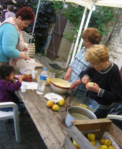 Les volontaires de Saint Clair, aux pommes ds le matin