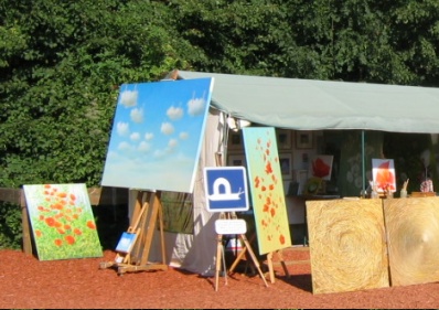 En aout, je me suis install dans le parc de loisir Aventure Land de Magny en Vexin pour travailler sous la tente,  la rencontre du public. Je fais la mme chose en septembre  l'office de tourisme d' Auvers sur Oise. 